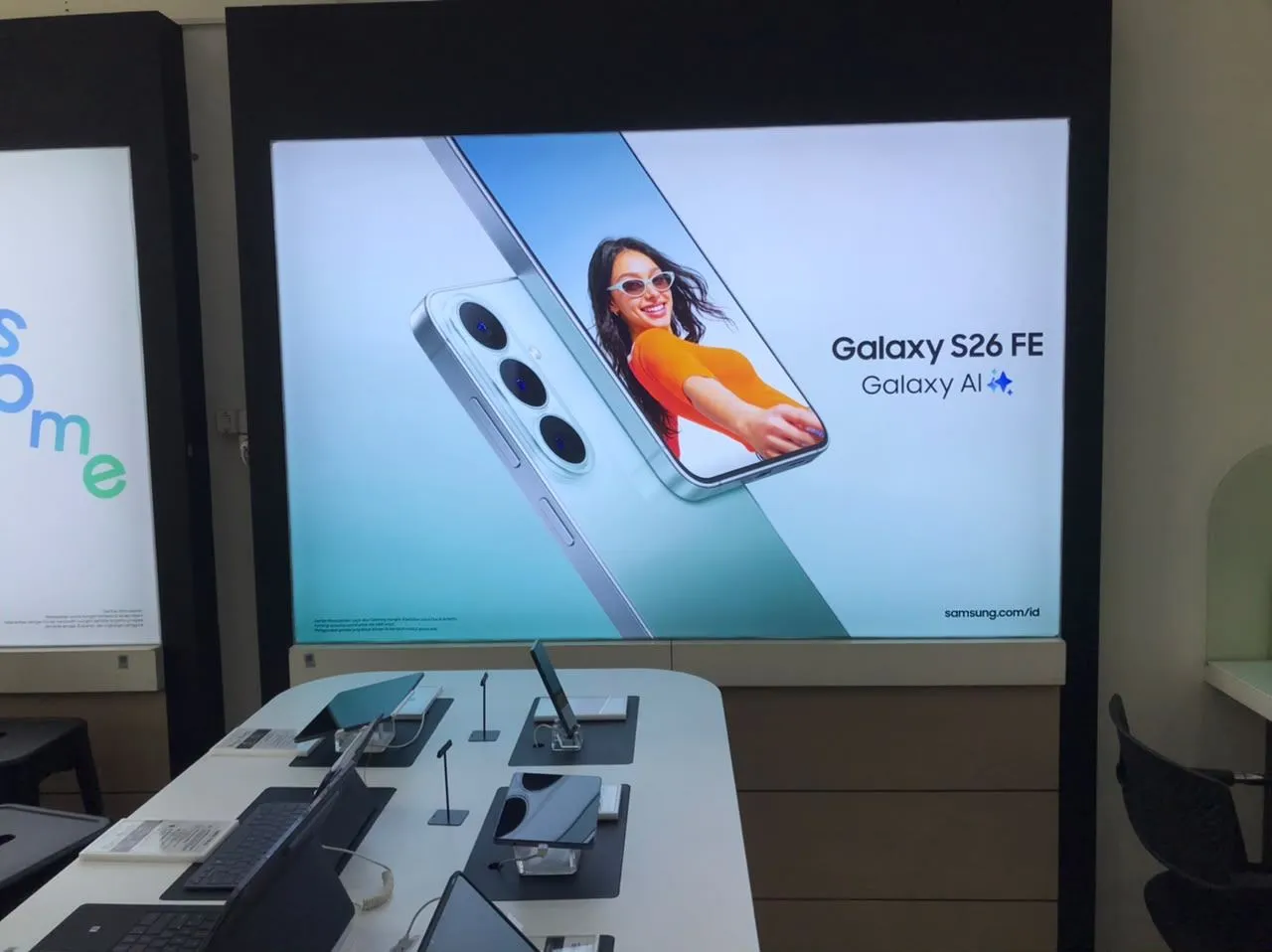 Pergantian bahan fabric samsung store foto 2