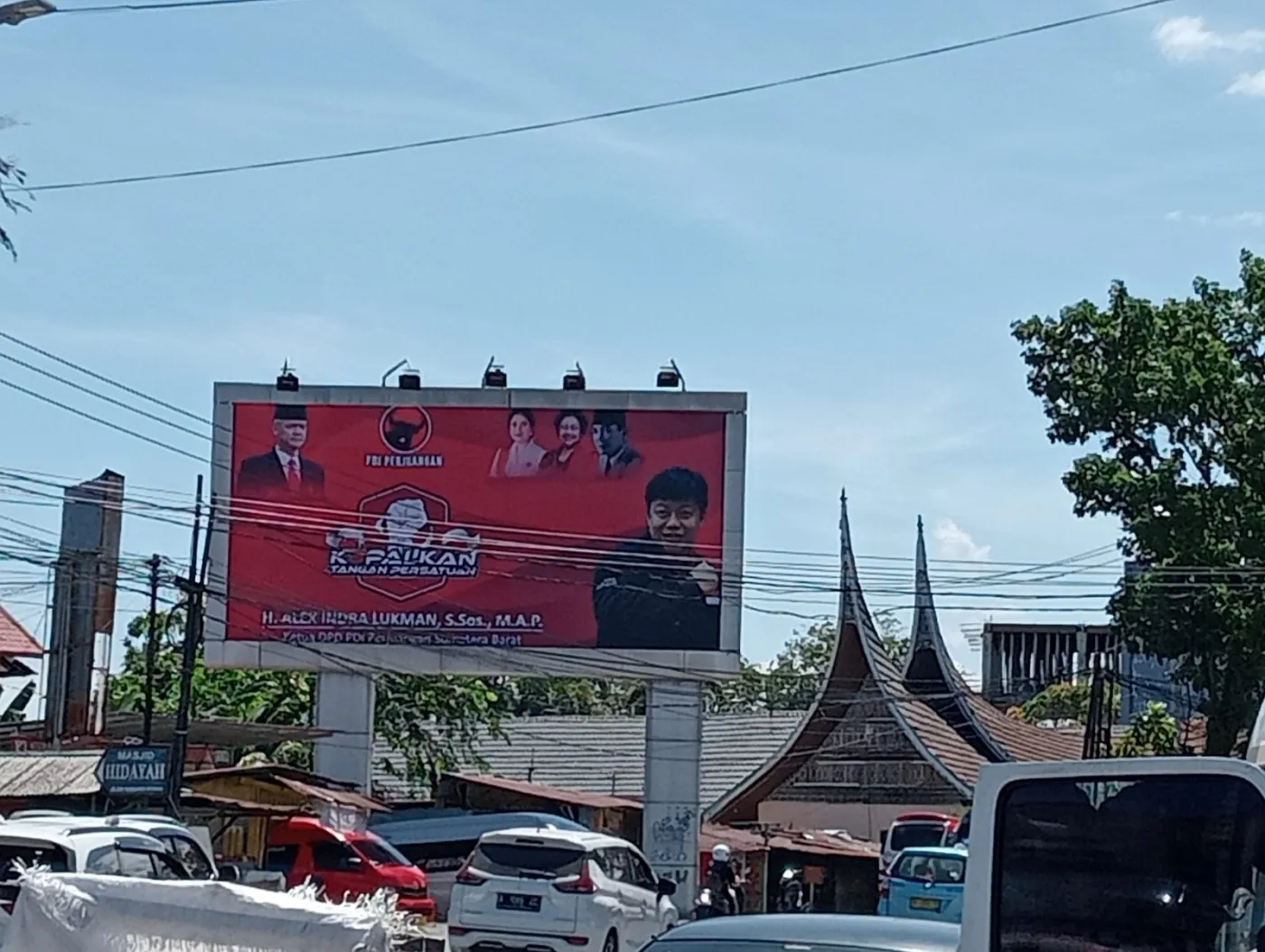 Billboard PDI Perjuangan foto 4