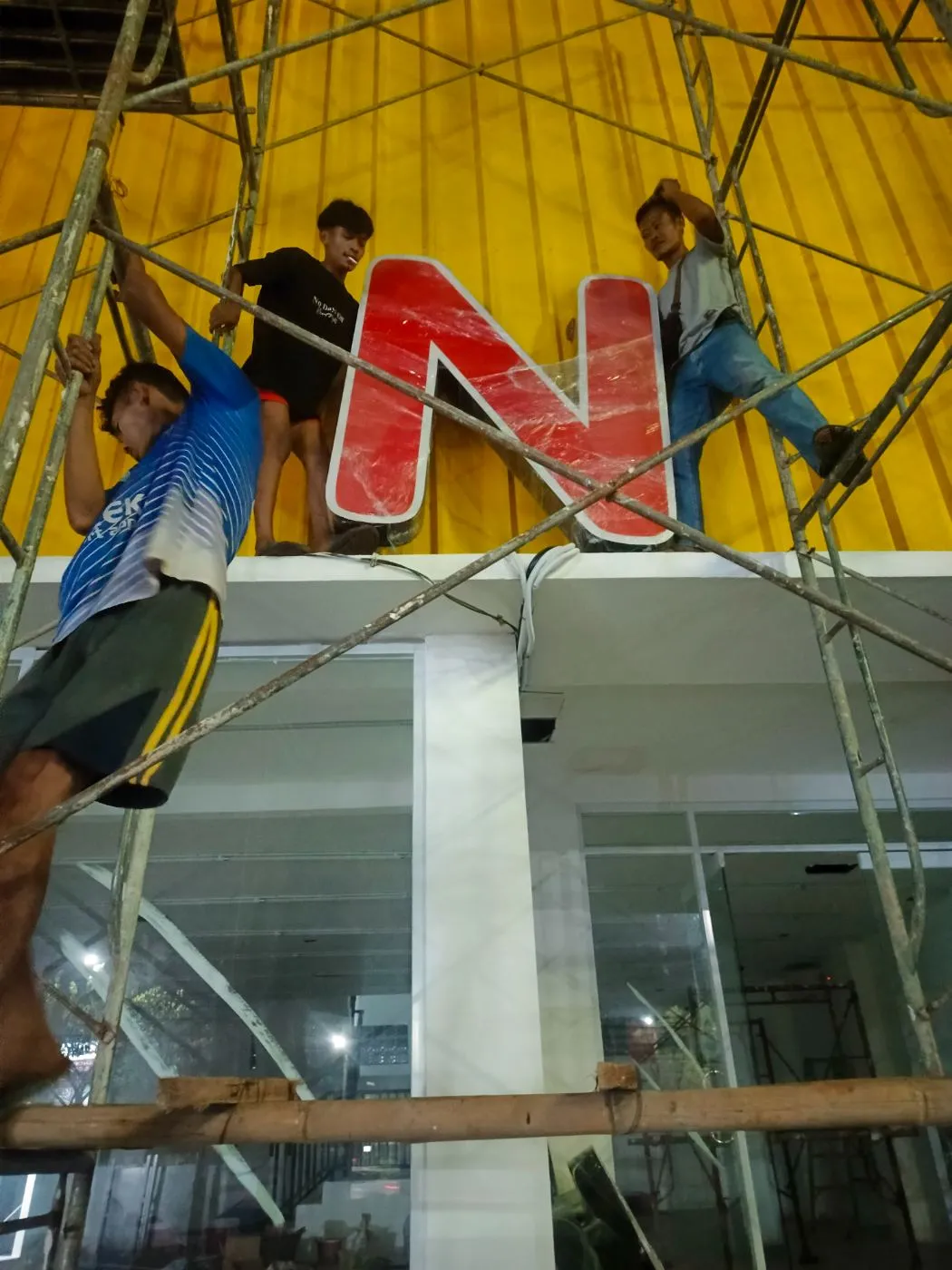 Signage N Store foto 3
