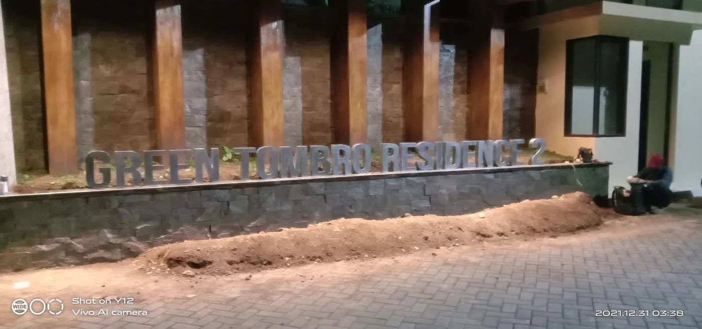 Letter Timbul Stainless foto 3