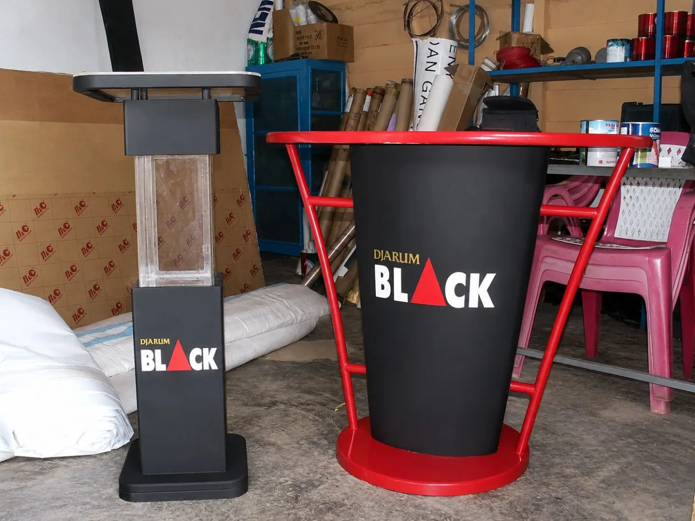 Branding meja display foto 1
