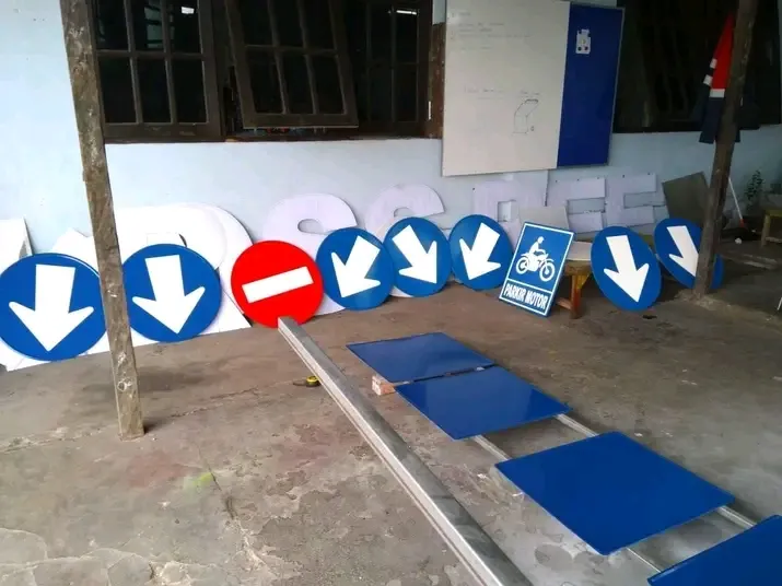 RAMBU RAMBU DAN SAFETY SIGN foto 2