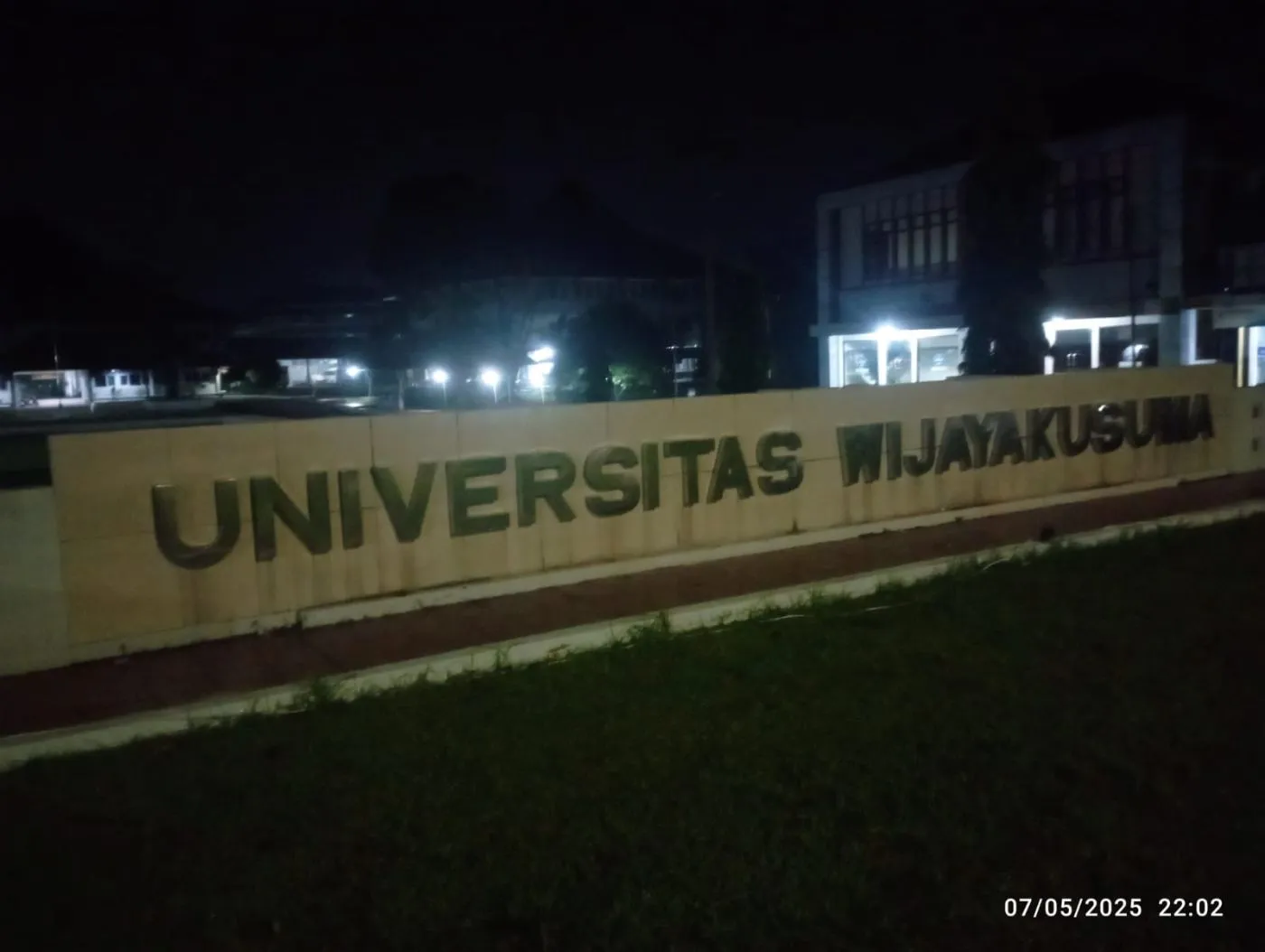 Letter Sign Stainless Universitas Wijaya Kusuma foto 4