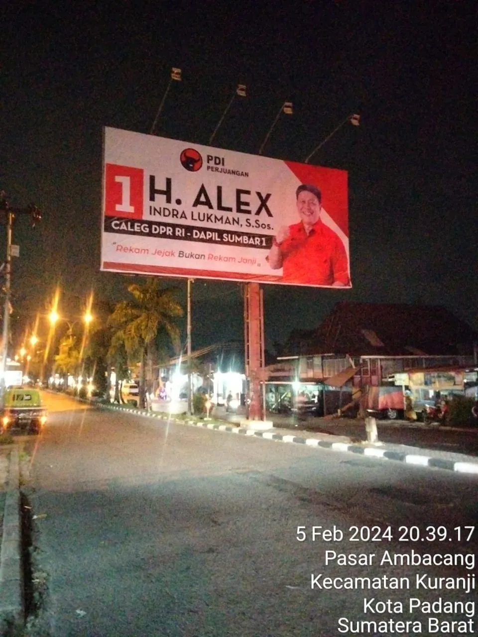 Billboard PDI Perjuangan foto 2