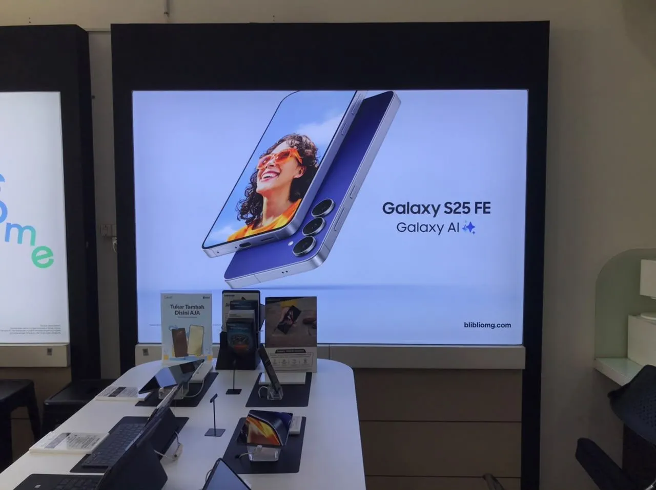 Pergantian bahan fabric samsung store foto 1