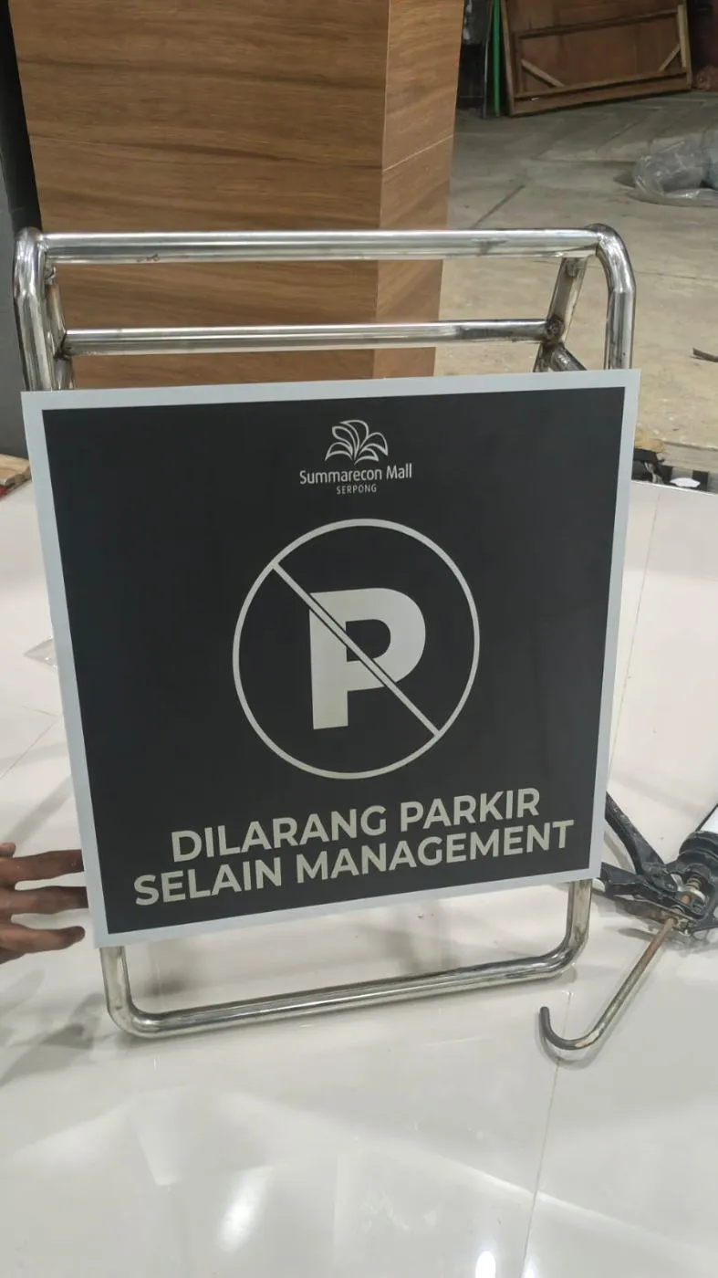 Signage parkir Portable Sumarecon Mall Serpong foto 3