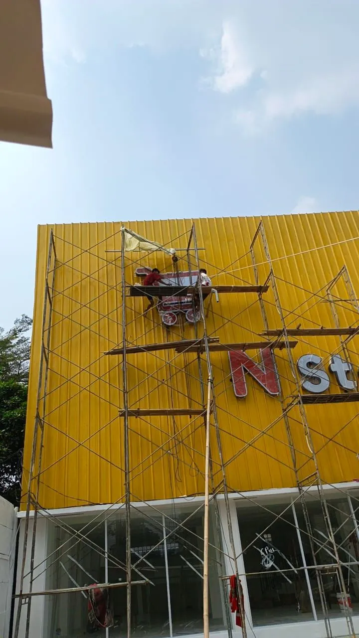 Signage N Store foto 2