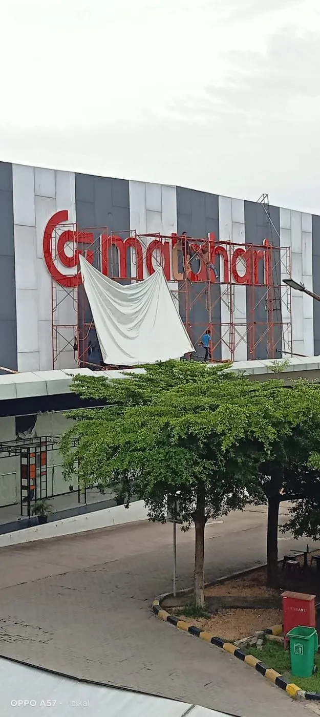 Shopsign Matahari Dept Store foto 3