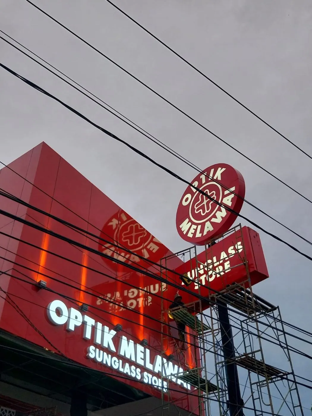 OPTIK MELAWAI GORONTALO foto 5