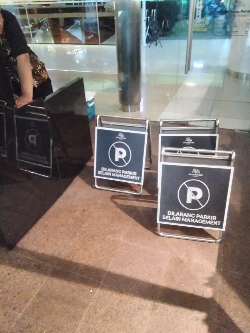 Signage parkir Portable Sumarecon Mall Serpong foto 1