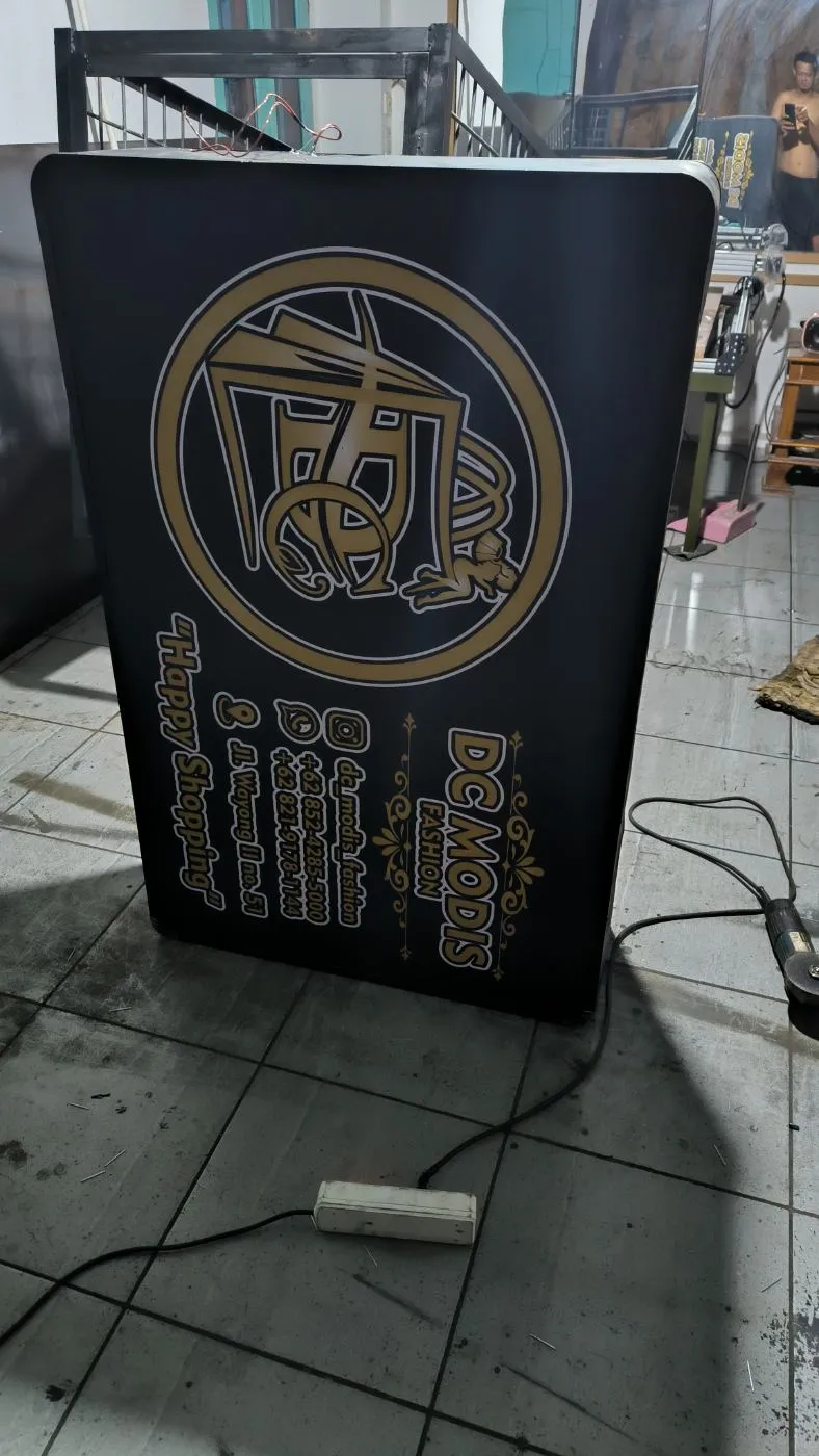 NEON BOX foto 4